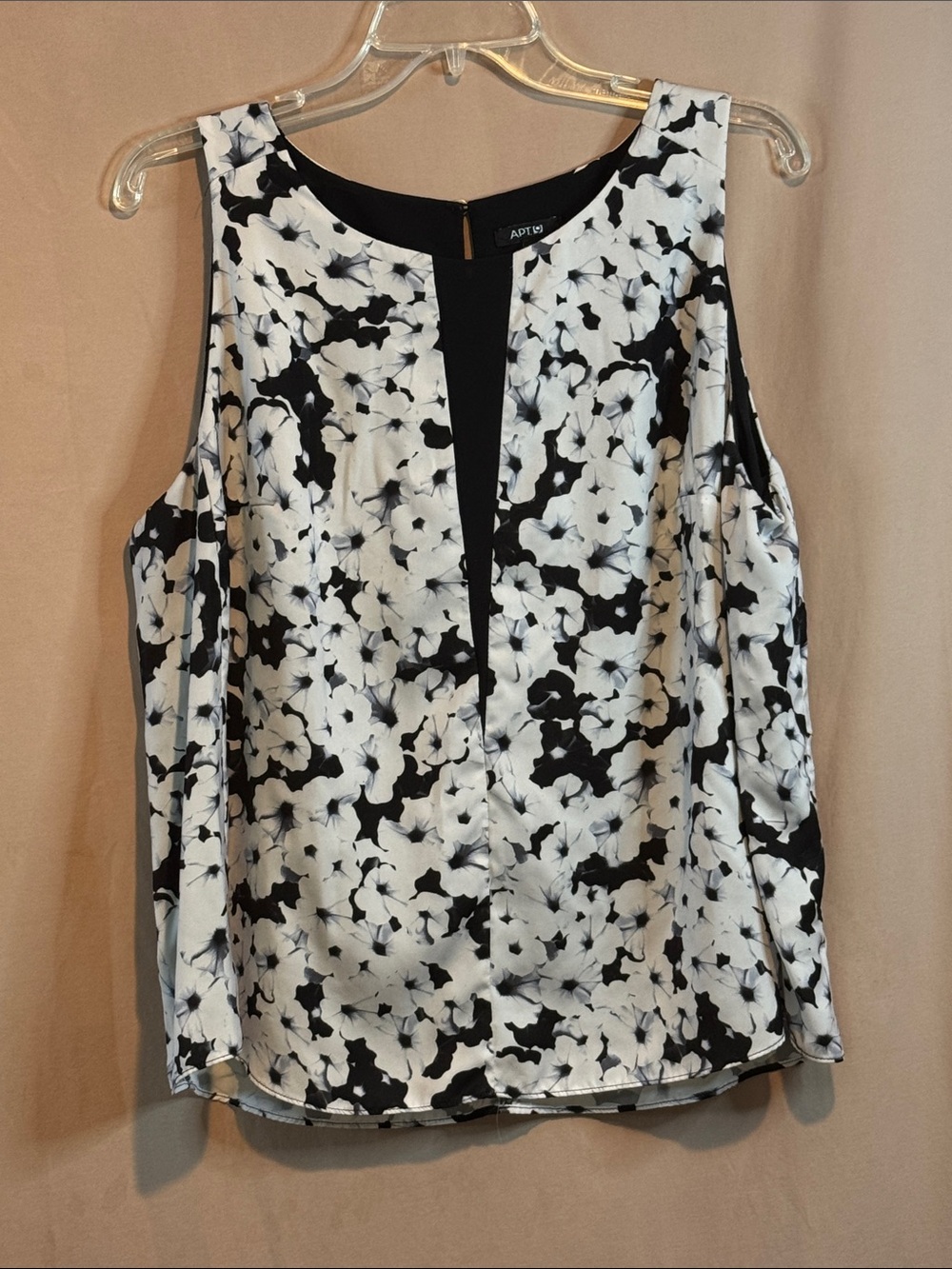 Apt. 9 Black and White Floral sleeveless top